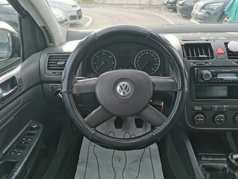 VW Golf TDI, снимка 8 - Автомобили и джипове - 47543449