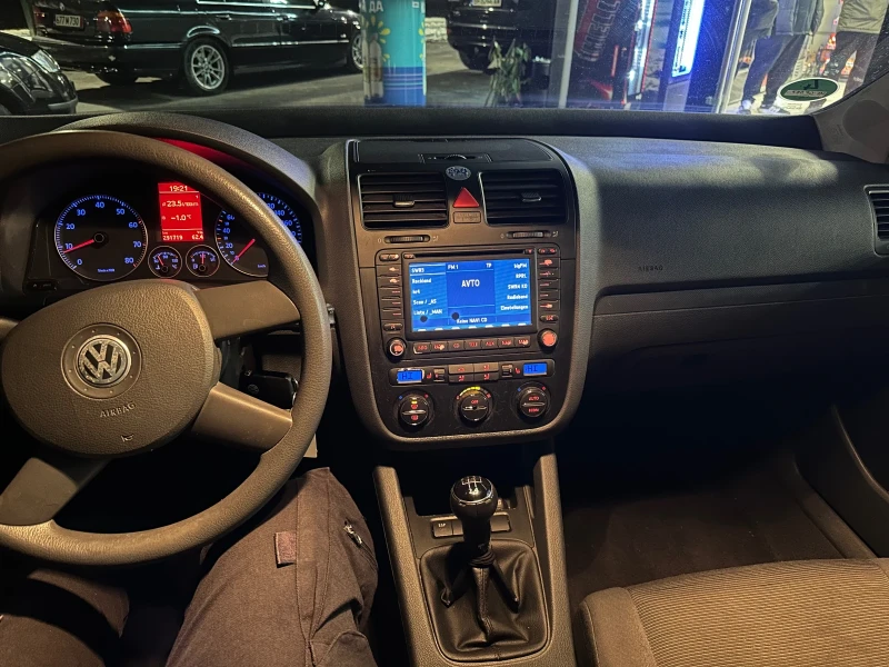 VW Golf 1.4 Газ/Бензин, снимка 9 - Автомобили и джипове - 49207224