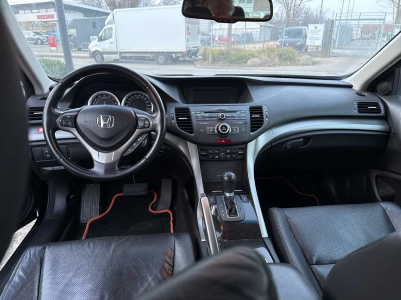 Honda Accord Executive 2.4 Автоматик  , снимка 7 - Автомобили и джипове - 49269073