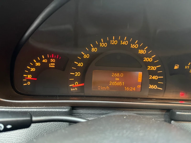 Mercedes-Benz C 220 2.2 CDI Автоматик , снимка 12 - Автомобили и джипове - 49305960