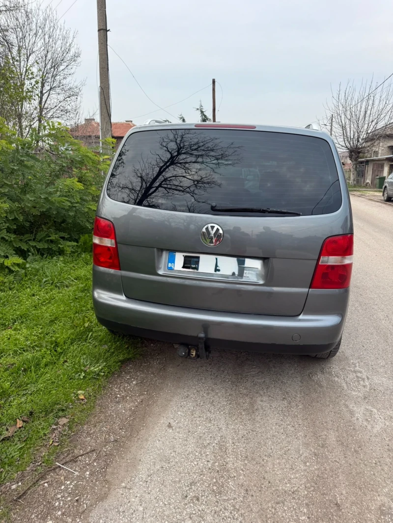 VW Touran, снимка 2 - Автомобили и джипове - 52652111