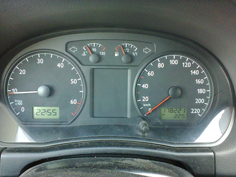 VW Polo 1.4i-бензин* * KLIMATIK* * , снимка 17 - Автомобили и джипове - 52839572