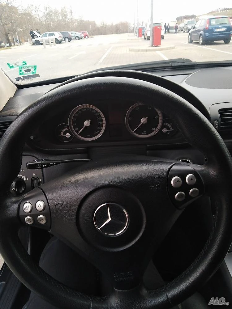 Mercedes-Benz C 200, снимка 12 - Автомобили и джипове - 47828881