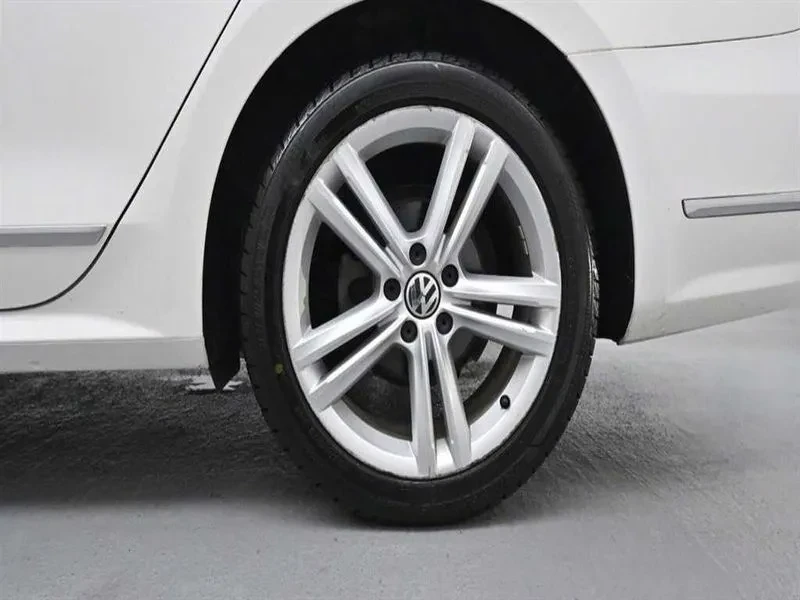 VW Passat 2.0 TDI, снимка 6 - Автомобили и джипове - 54298595