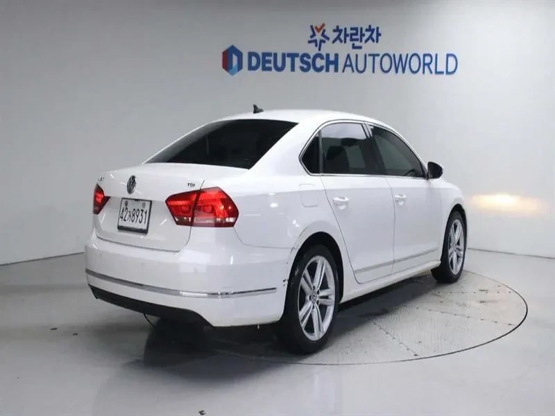 VW Passat 2.0 TDI, снимка 4 - Автомобили и джипове - 54298595