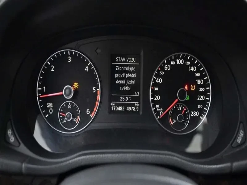 VW Passat 2.0 TDI, снимка 15 - Автомобили и джипове - 54298595