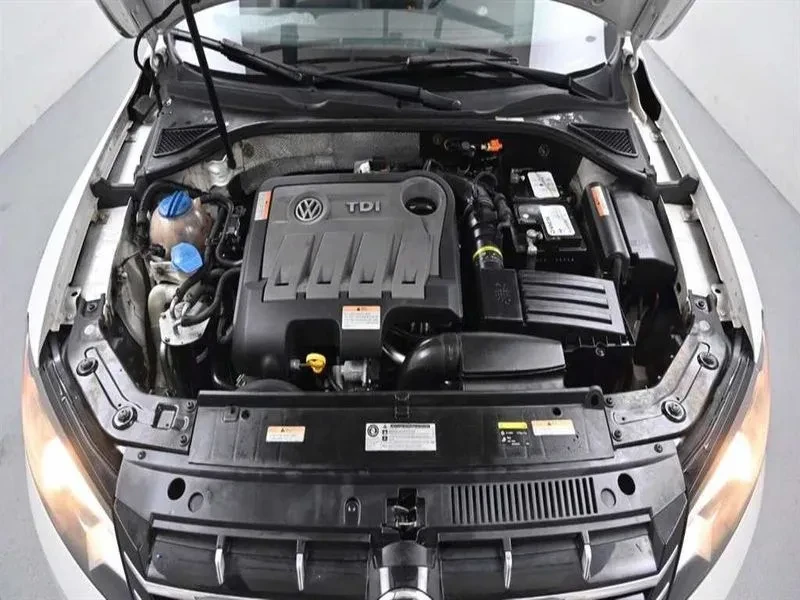 VW Passat 2.0 TDI, снимка 5 - Автомобили и джипове - 54298595