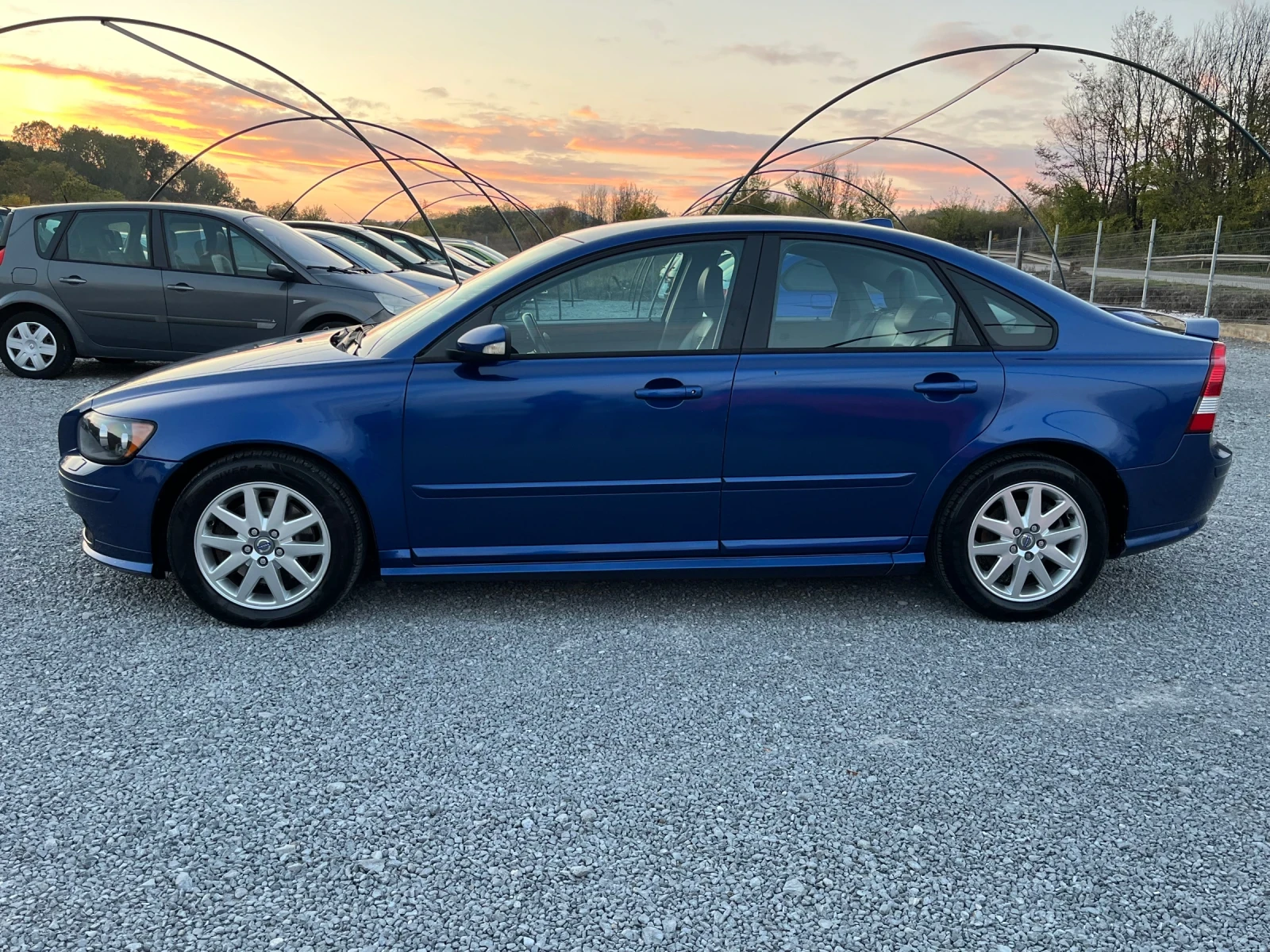 Volvo S40 2.4 i 140k - изображение 3