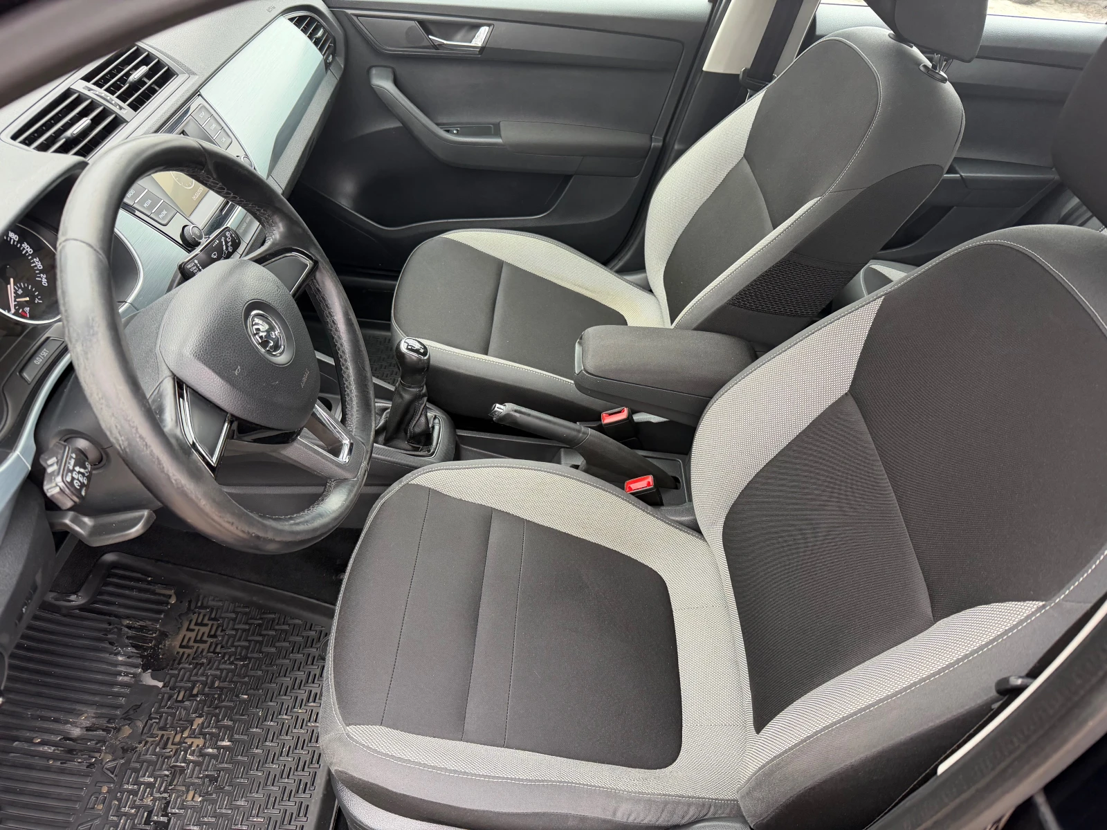 Skoda Fabia 1.4TDI* AMBIENTE* LED* EVRO6*  | Mobile.bg � ����������� 13