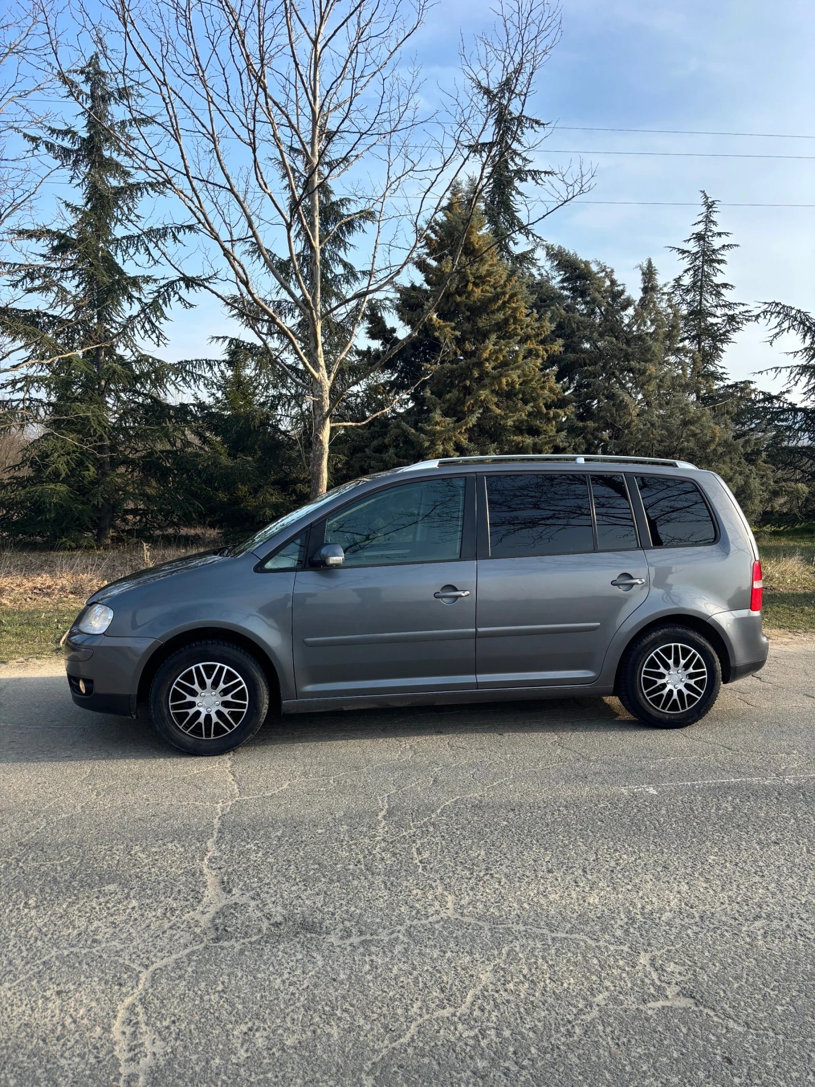 VW Touran, снимка 3 - Автомобили и джипове - 53716917