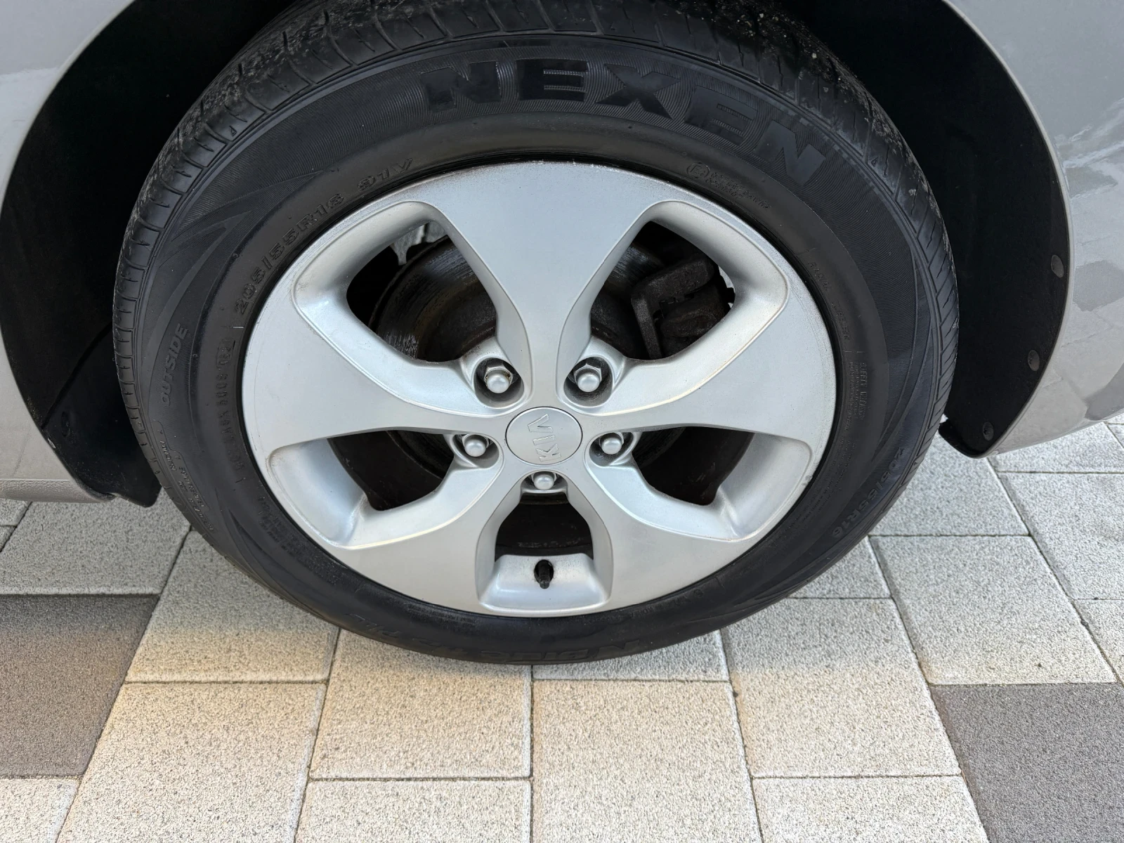 Kia Carens 2.0 Бензин , Автоматик внос Холандия , снимка 15 - Автомобили и джипове - 53761597