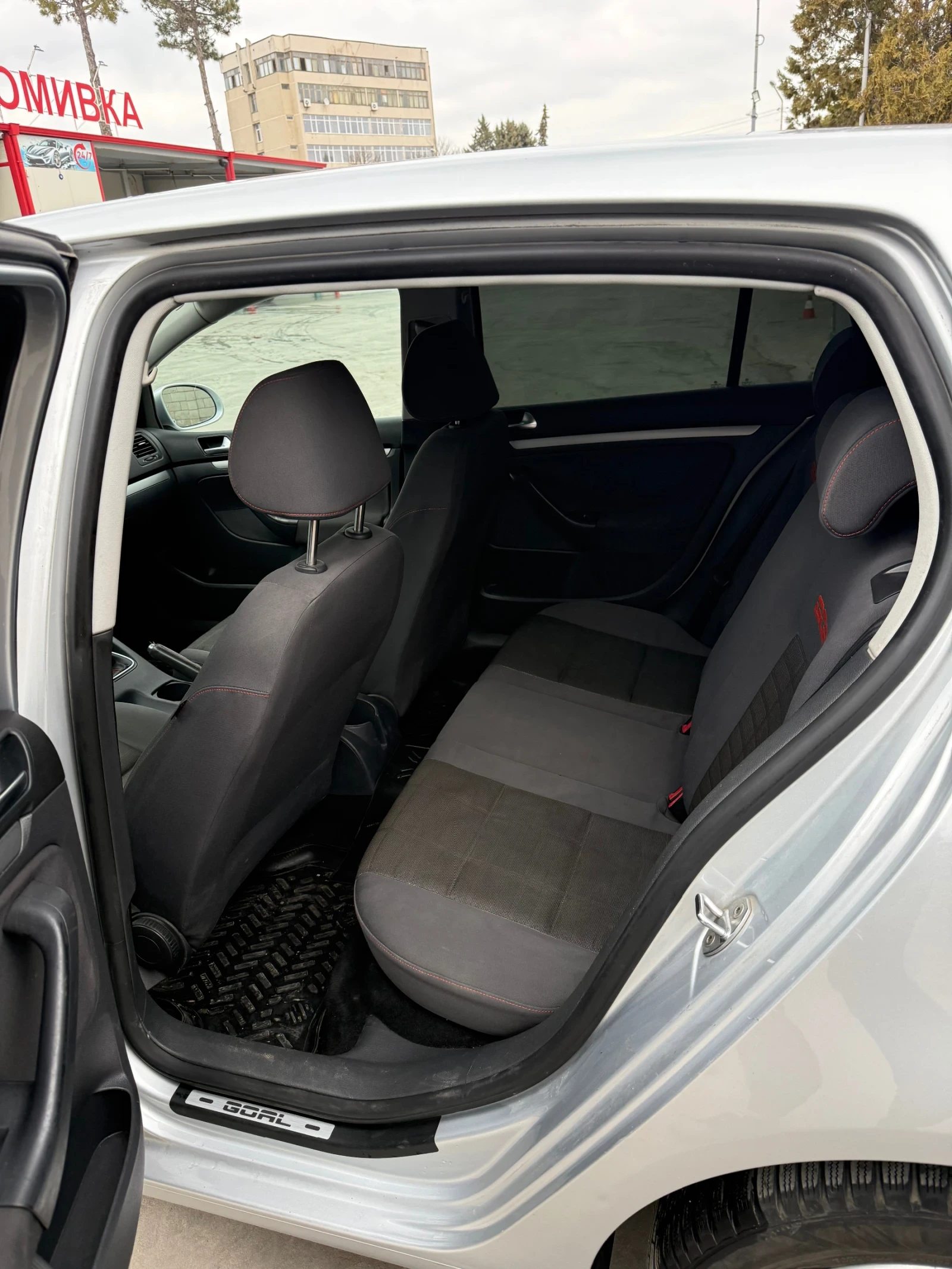 VW Golf 1.9 TDI, снимка 7 - Автомобили и джипове - 53907223