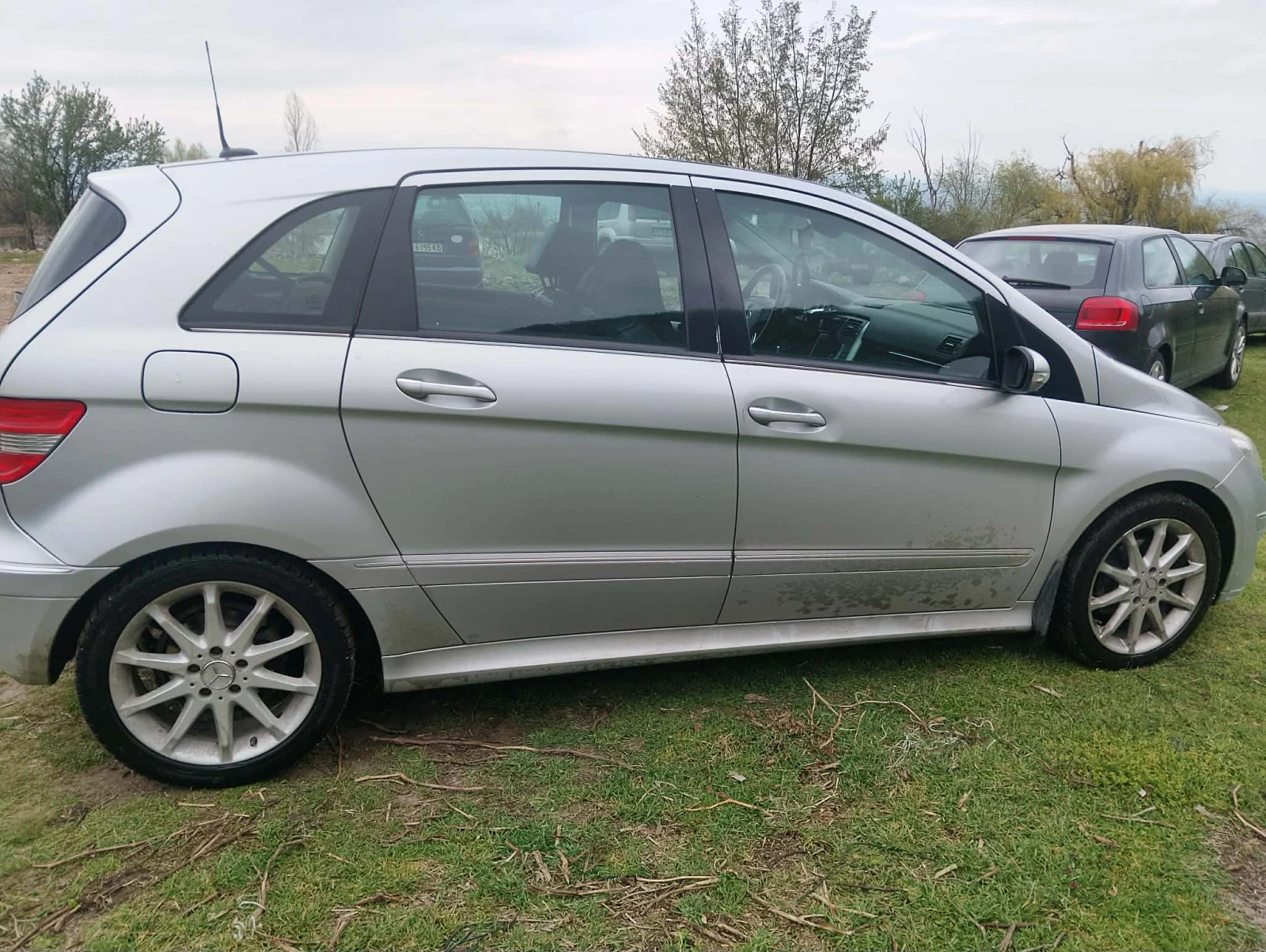 Mercedes-Benz B 180, снимка 3 - Автомобили и джипове - 54165556