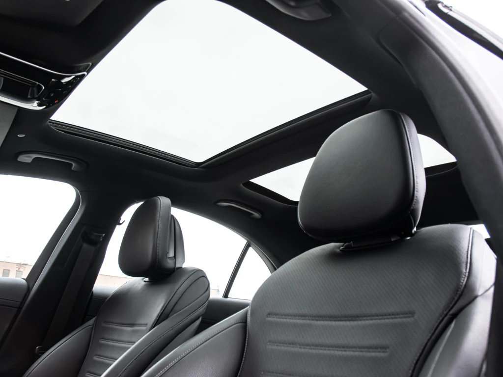 Mercedes-Benz C 300 2022 Mercedes-Benz C300, снимка 8 - Автомобили и джипове - 54212674