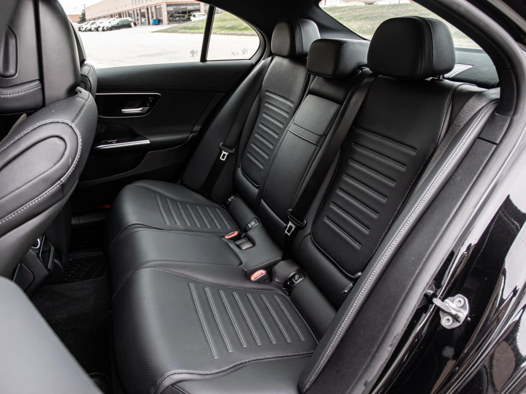 Mercedes-Benz C 300 2022 Mercedes-Benz C300, снимка 11 - Автомобили и джипове - 54212674