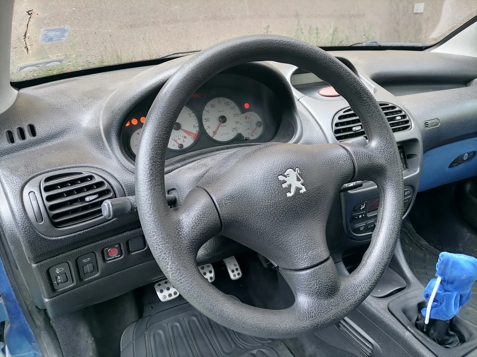Peugeot 206, снимка 9 - Автомобили и джипове - 54401297