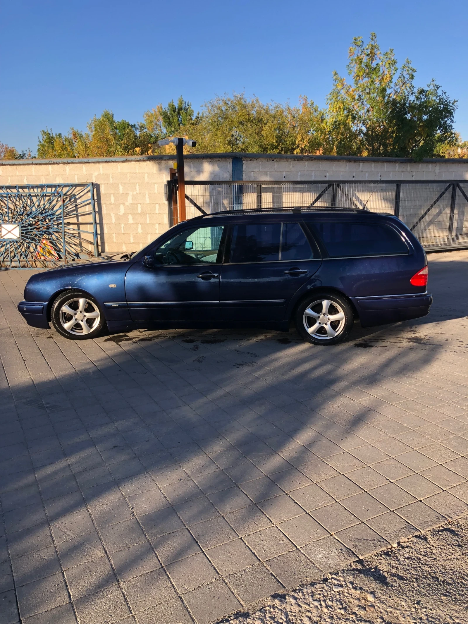 Mercedes-Benz E 420, снимка 15 - Автомобили и джипове - 54656123