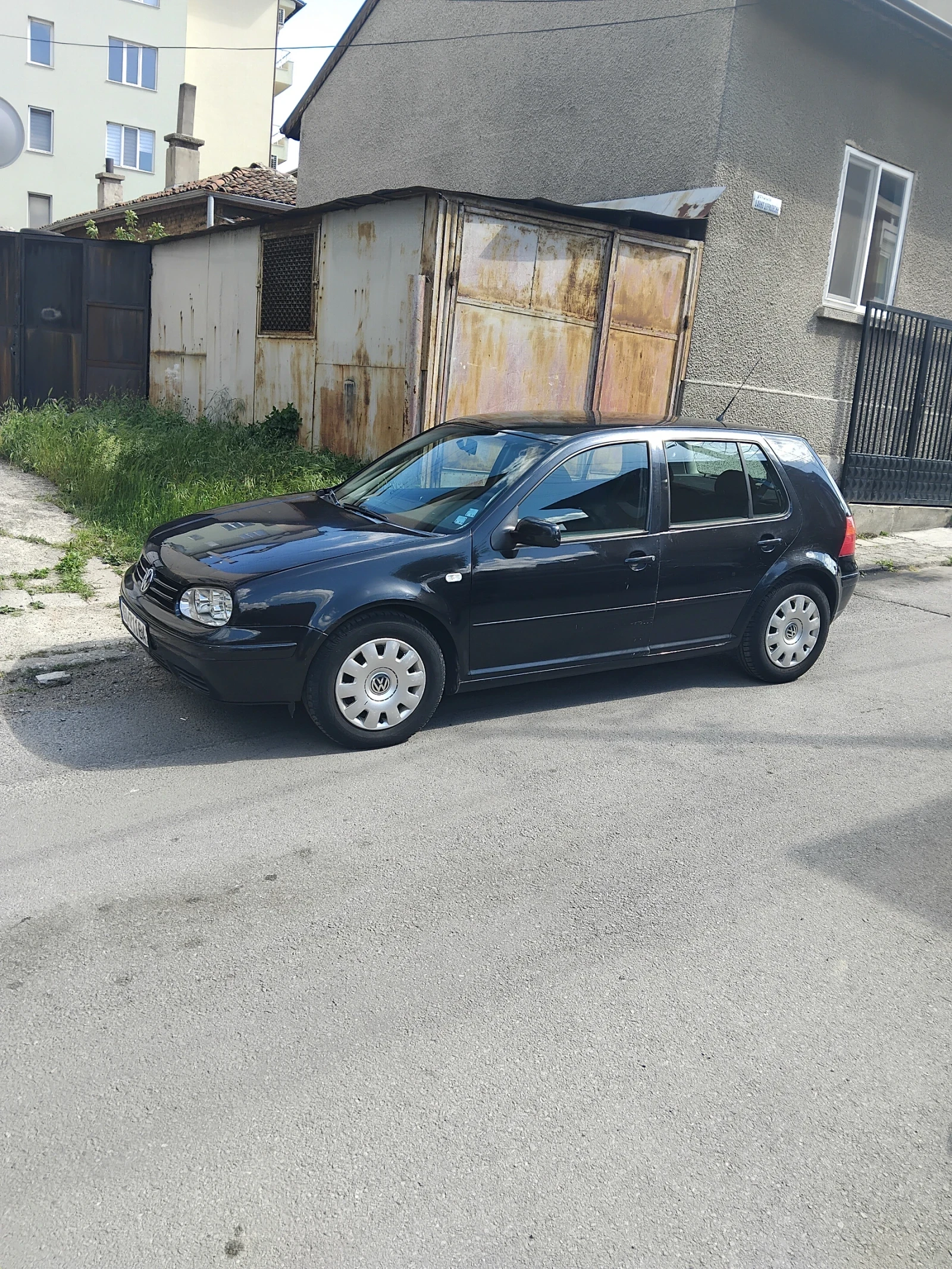 VW Golf 1.8, снимка 2 - Автомобили и джипове - 54702642