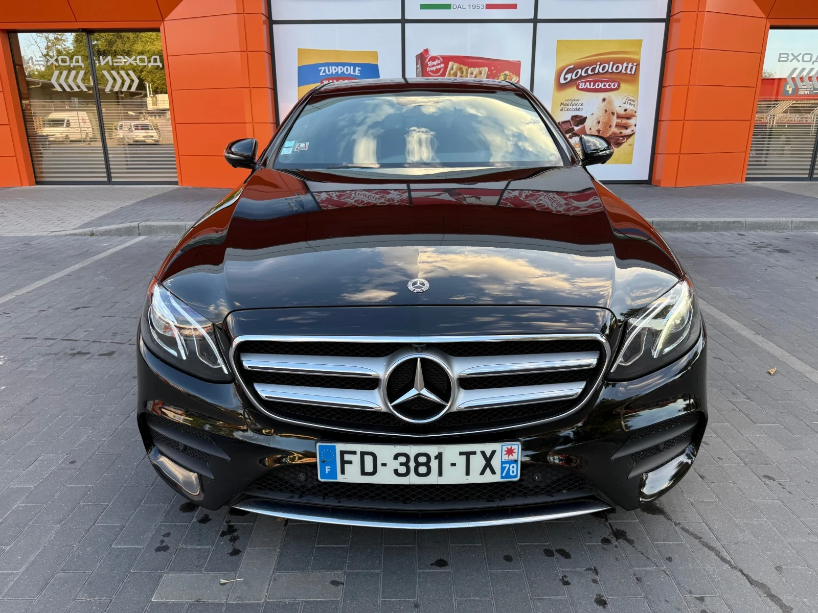 Mercedes-Benz E 220 AMG-Line 360/cam 9gtronic TOP!!!, снимка 3 - Автомобили и джипове - 54983347