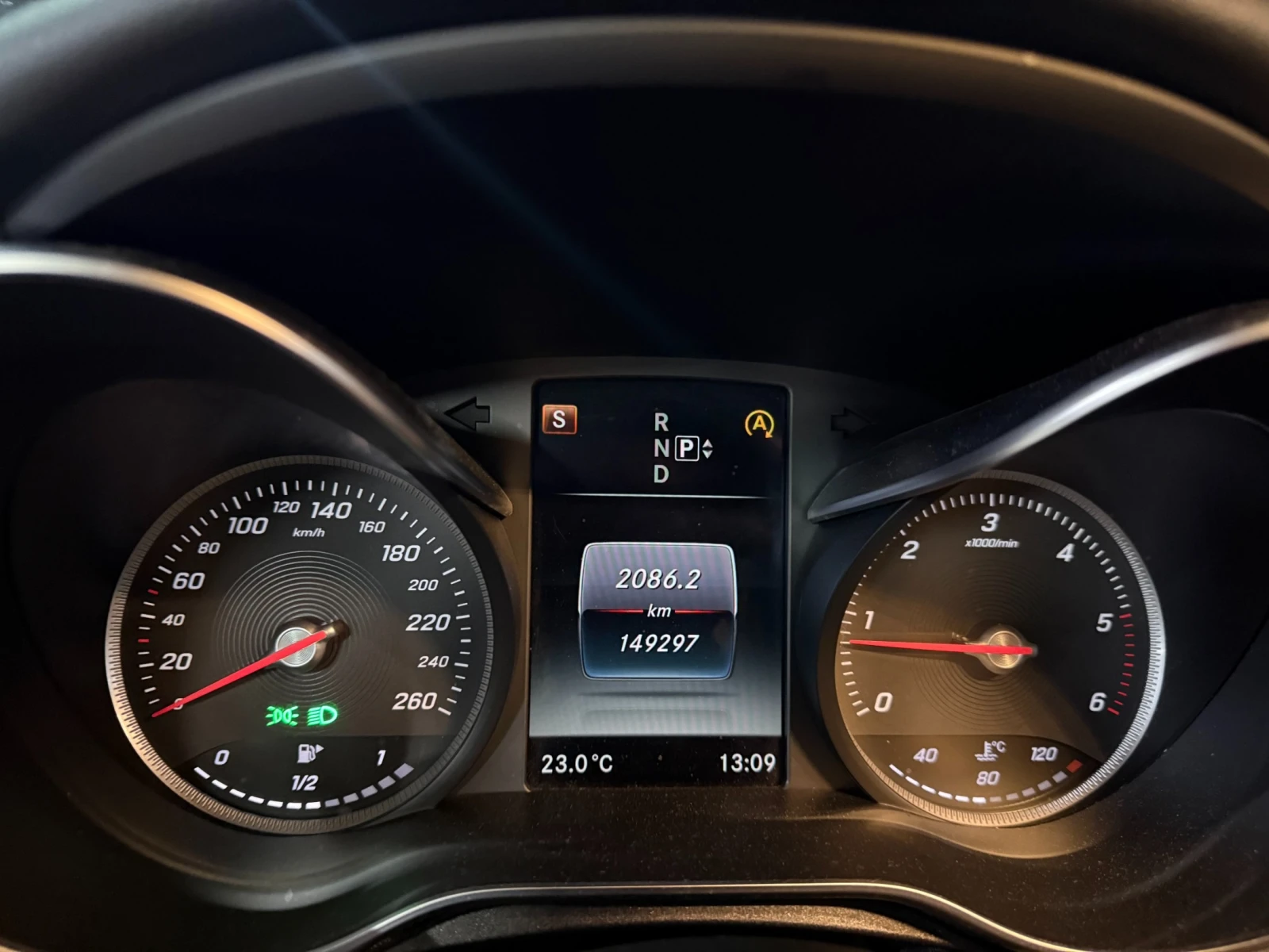 Mercedes-Benz C 220 C220 BlueTEC Avantgarde | HUD | Камера | Smart Key, снимка 7 - Автомобили и джипове - 55020656