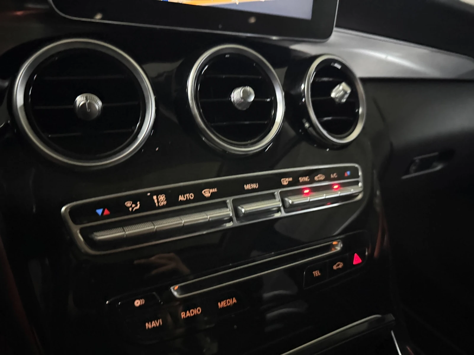 Mercedes-Benz C 220 C220 BlueTEC Avantgarde | HUD | Камера | Smart Key, снимка 10 - Автомобили и джипове - 55020656
