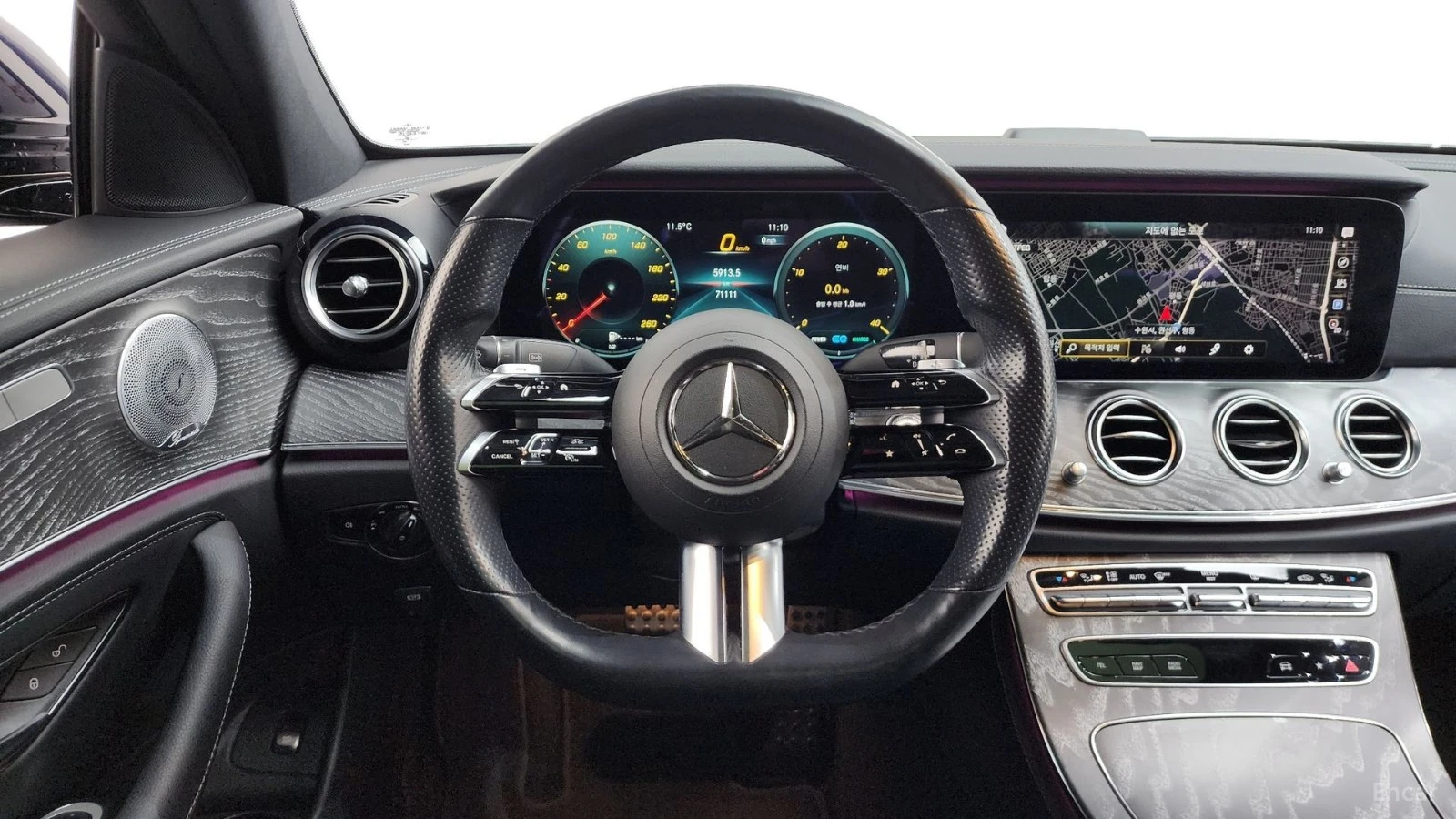 Mercedes-Benz E 350 4MATIC* 360* BURMESTER* PANO* DISTRONIC* ОБДУХ, снимка 7 - Автомобили и джипове - 55464512