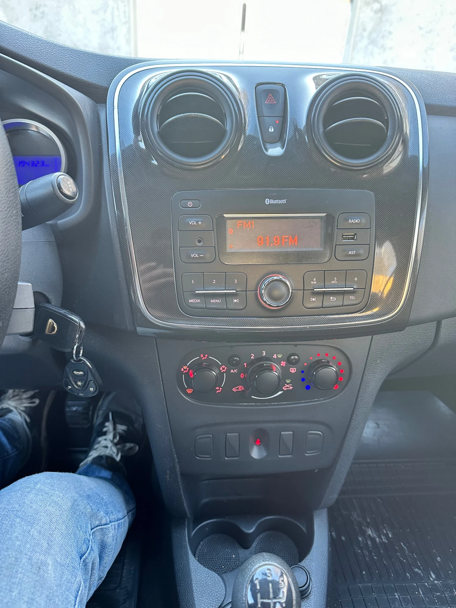 Dacia Logan LPG/Klima, снимка 10 - Автомобили и джипове - 55514219