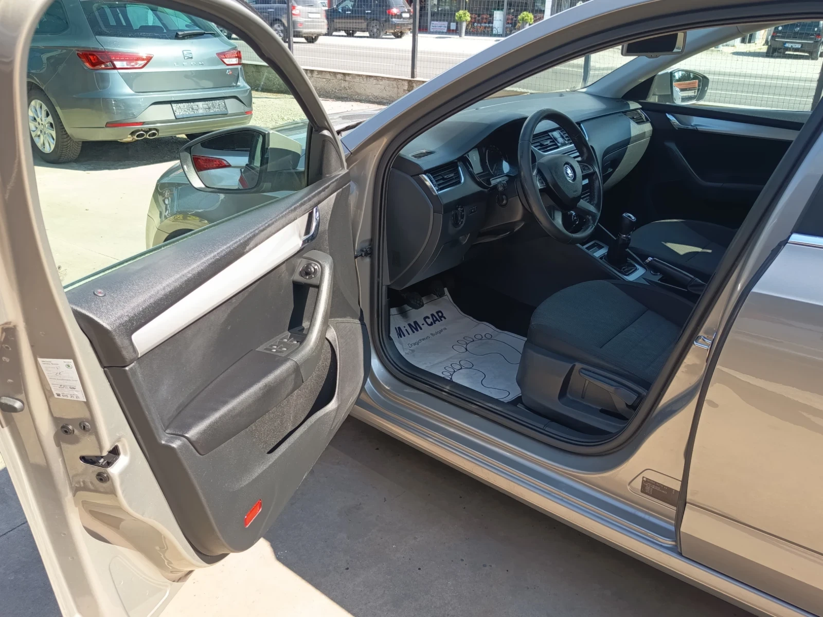 Skoda Octavia 1.6tdi 4x4 , снимка 9 - Автомобили и джипове - 55545385