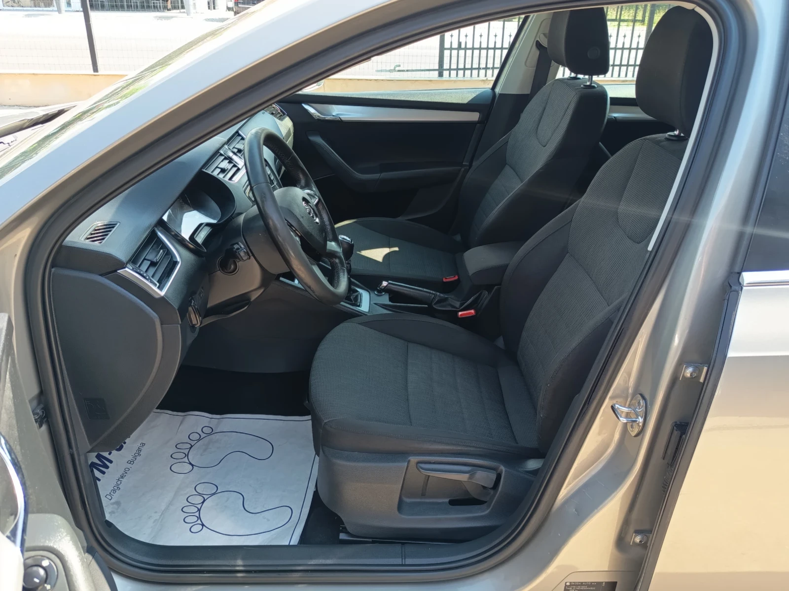 Skoda Octavia 1.6tdi 4x4 , снимка 8 - Автомобили и джипове - 55545385