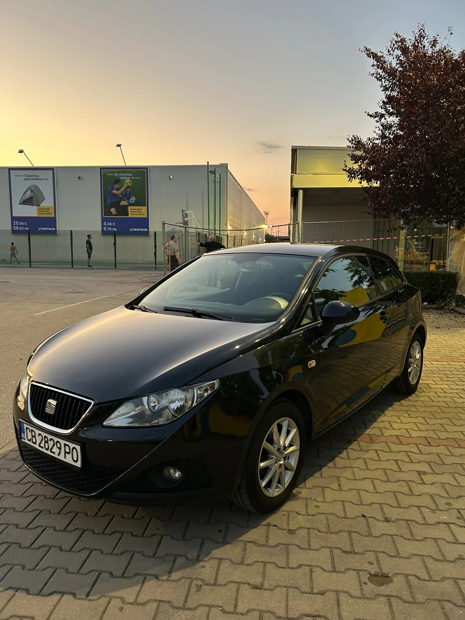 Seat Ibiza 1.4 бензин, снимка 3 - Автомобили и джипове - 55667175