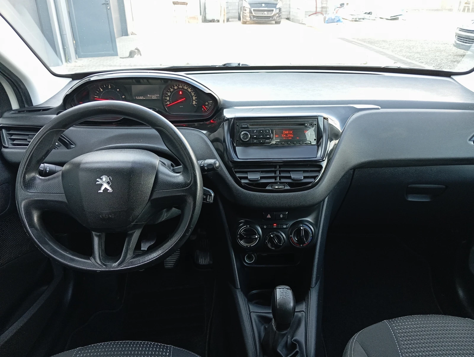 Peugeot 208 1.4HDI ЛИЗИНГ , снимка 11 - Автомобили и джипове - 55695449