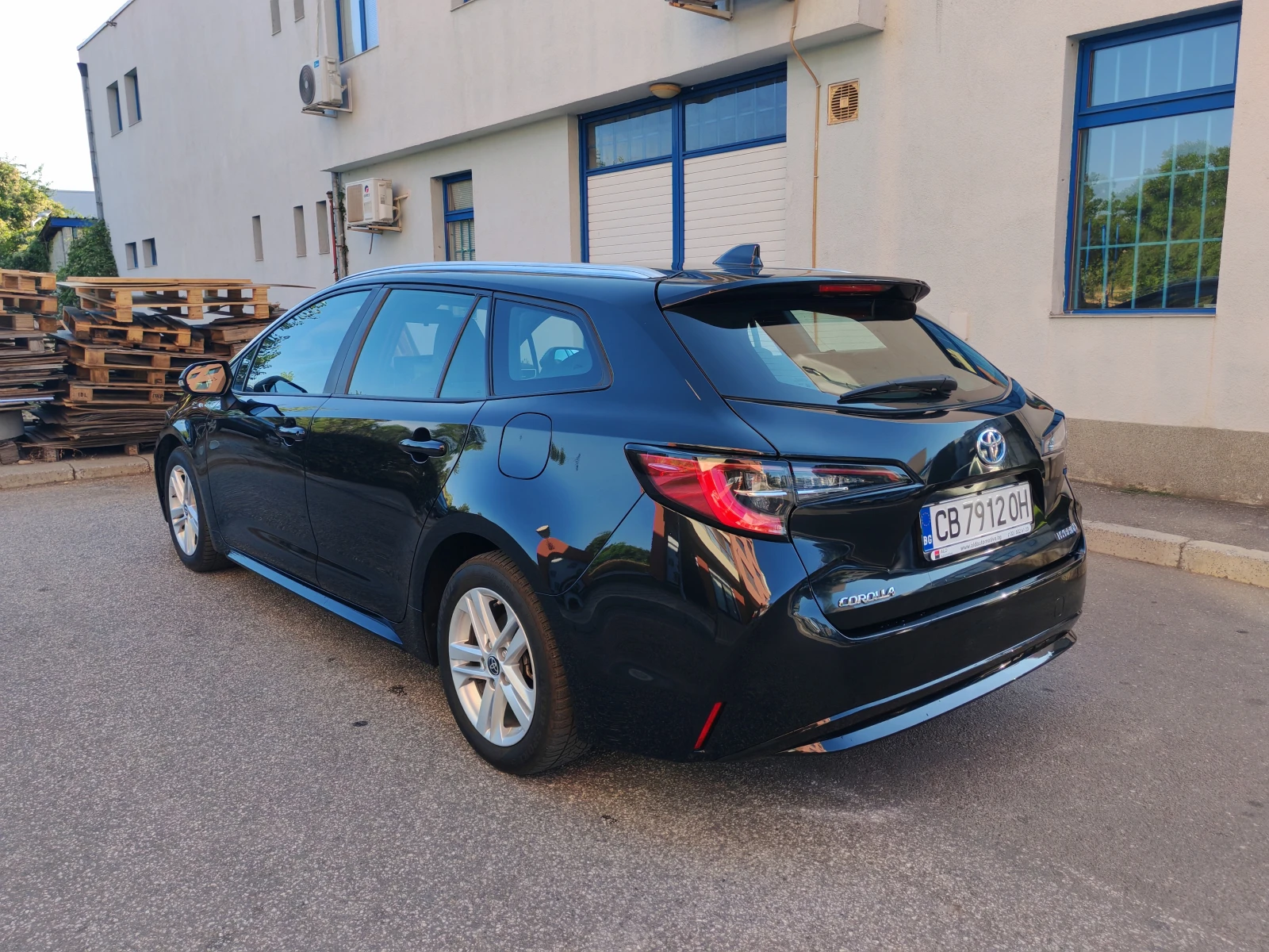 Toyota Corolla TS 1.8 HYBRID / Гаранция, снимка 4 - Автомобили и джипове - 55780759