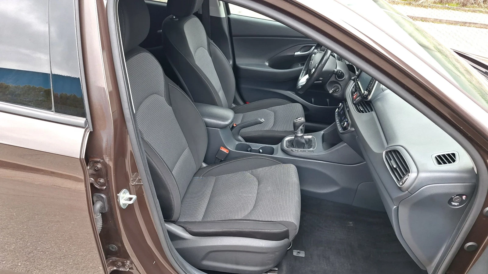 Hyundai I30 1.6-110��.����.������.����������. | Mobile.bg � ����������� 10