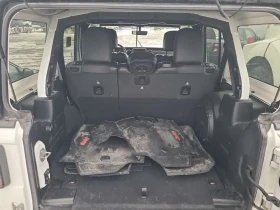 Jeep Wrangler SAHARA/CARFAX/Кожа/Нави/Подгрев/Кейлес, снимка 11
