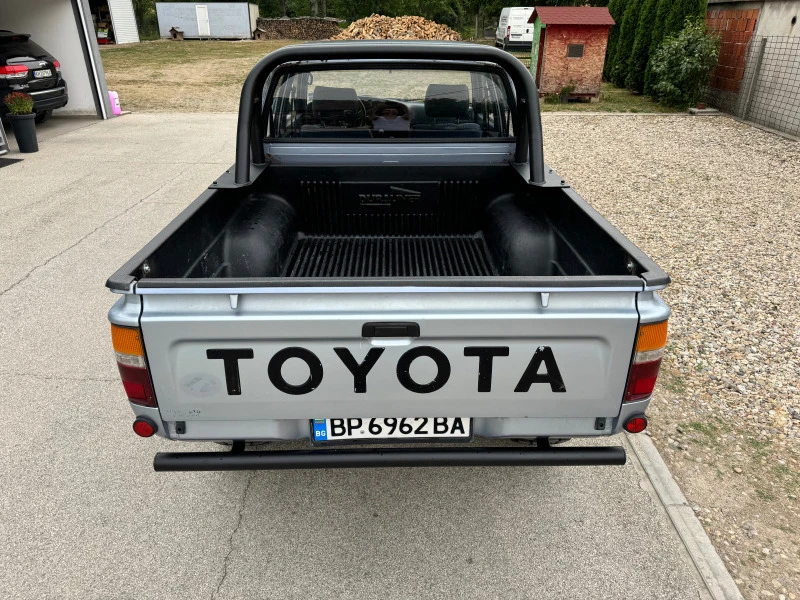 Toyota Hilux, снимка 5 - Автомобили и джипове - 47235326