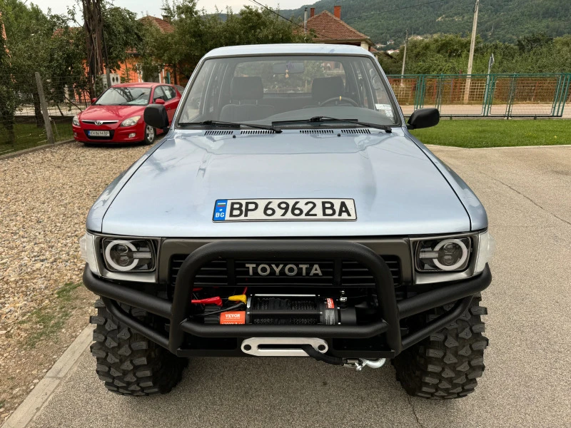 Toyota Hilux, снимка 2 - Автомобили и джипове - 47235326