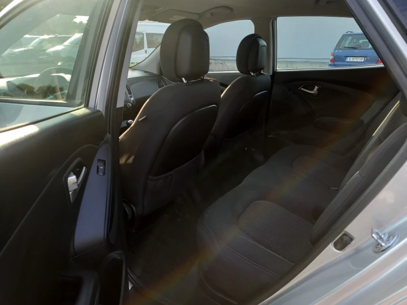 Hyundai IX35 1.6i 16v, снимка 12 - Автомобили и джипове - 51306030