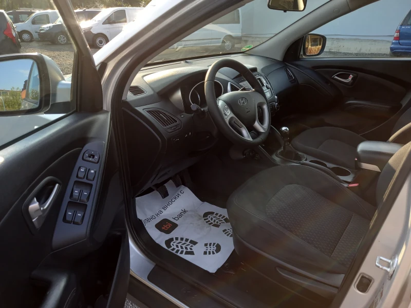 Hyundai IX35 1.6i 16v, снимка 13 - Автомобили и джипове - 51306030