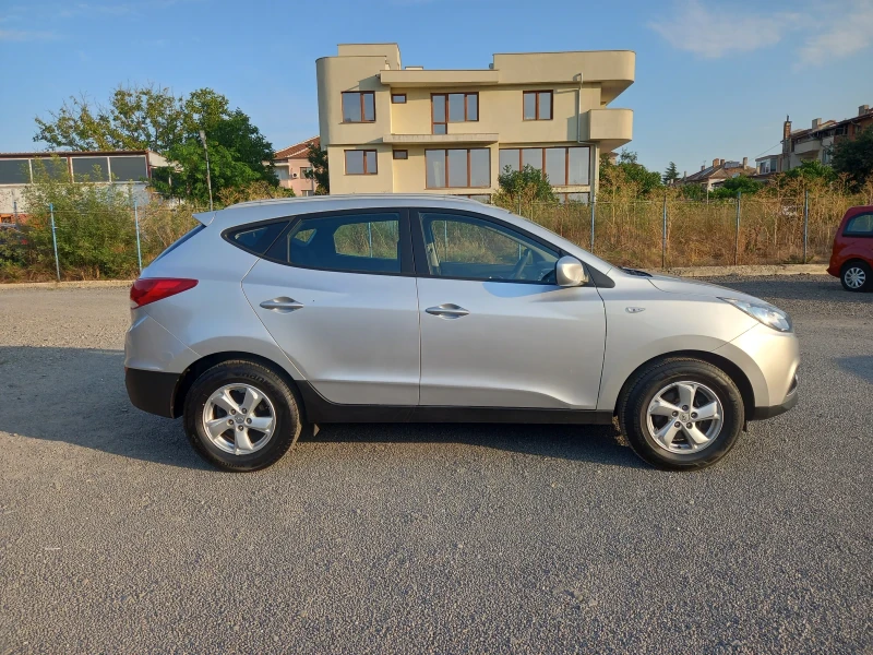 Hyundai IX35 1.6i 16v, снимка 3 - Автомобили и джипове - 51306030