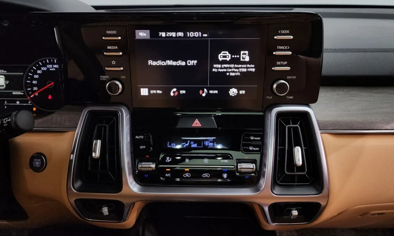 Kia Sorento Gasoline 2.5T 2Wd, снимка 13 - Автомобили и джипове - 51428727