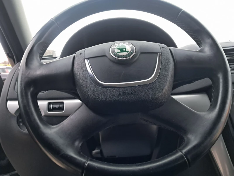 Skoda Yeti 2.0TDI Common rail  4x4 , снимка 15 - Автомобили и джипове - 52907616