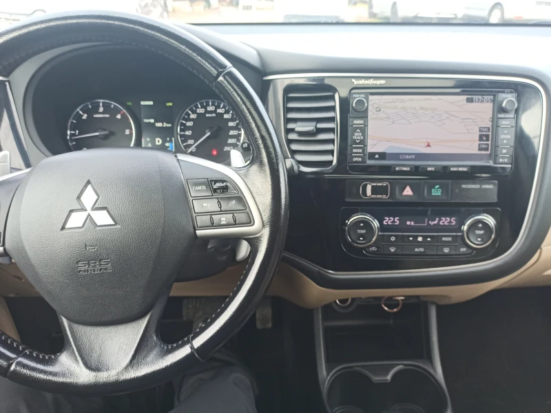 Mitsubishi Outlander 6+ 1, KEYLESS, NAVI, KAMERA , снимка 14 - Автомобили и джипове - 53192072