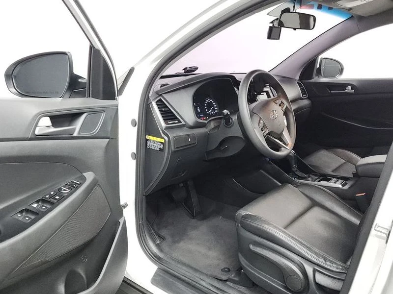 Hyundai Tucson Diesel 1.7 2WD| 115к.с.| ВКЛ.ТЕХНОТЕСТ, снимка 10 - Автомобили и джипове - 55615053