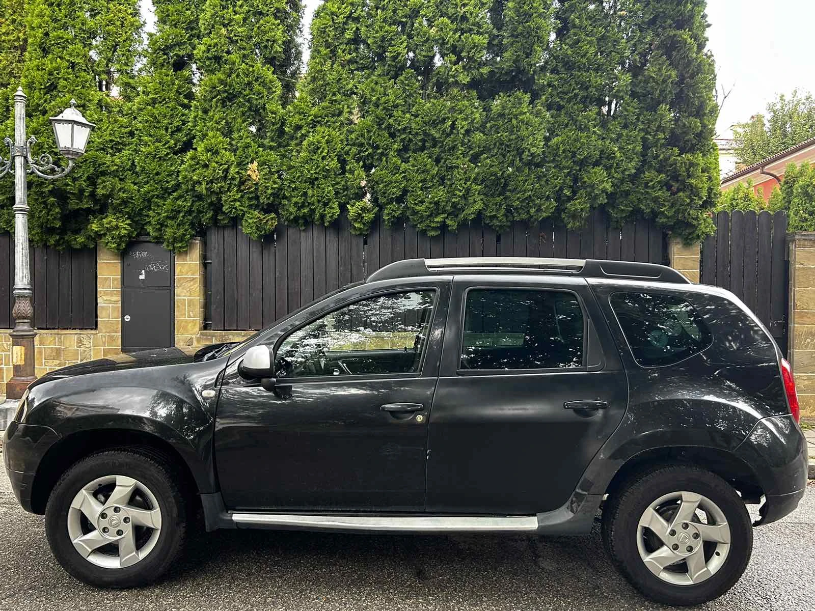 Dacia Duster 1.6-4* 4 swiss - изображение 2