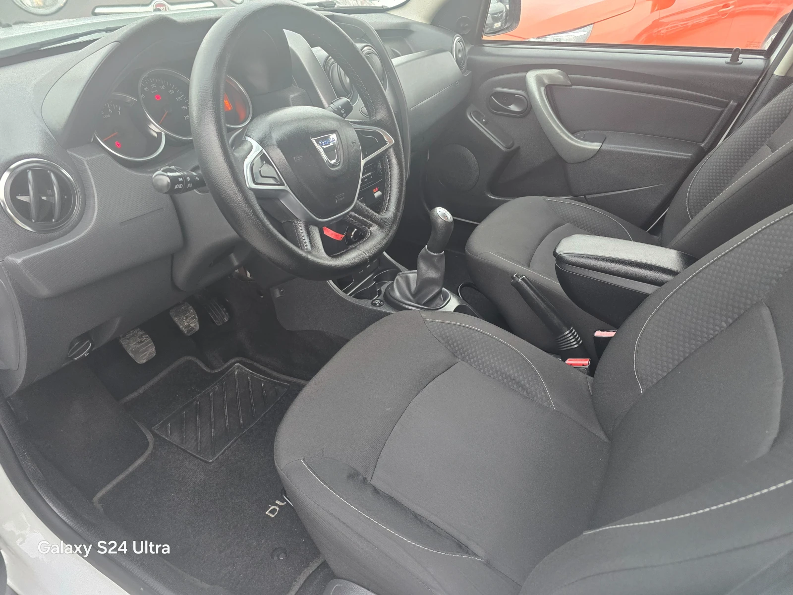 Dacia Duster 1.6i-115k.c, LPG, FACE, EURO6  - изображение 9