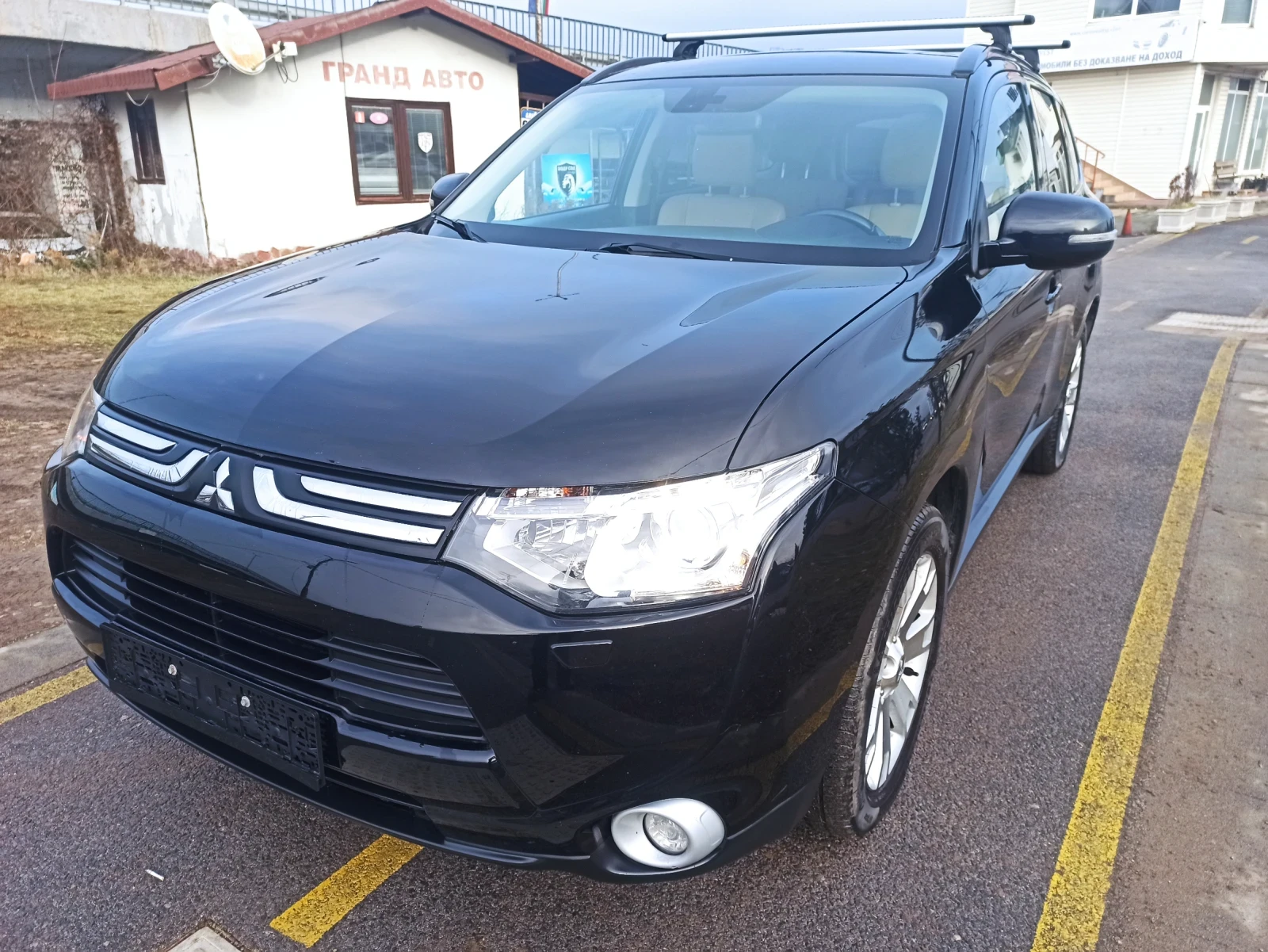Mitsubishi Outlander 6+ 1, KEYLESS, NAVI, KAMERA  - изображение 4