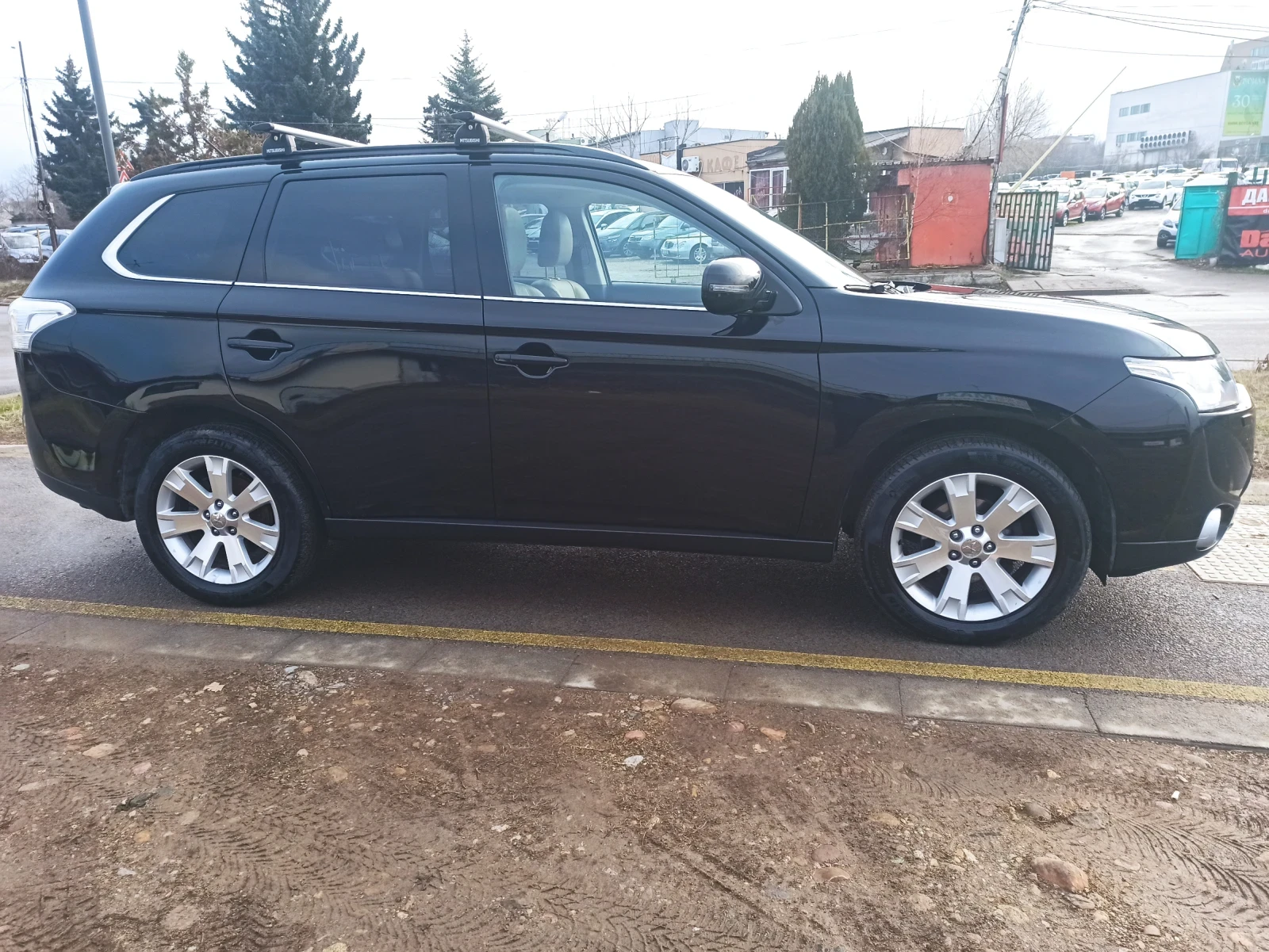 Mitsubishi Outlander 6+ 1, KEYLESS, NAVI, KAMERA  - изображение 8