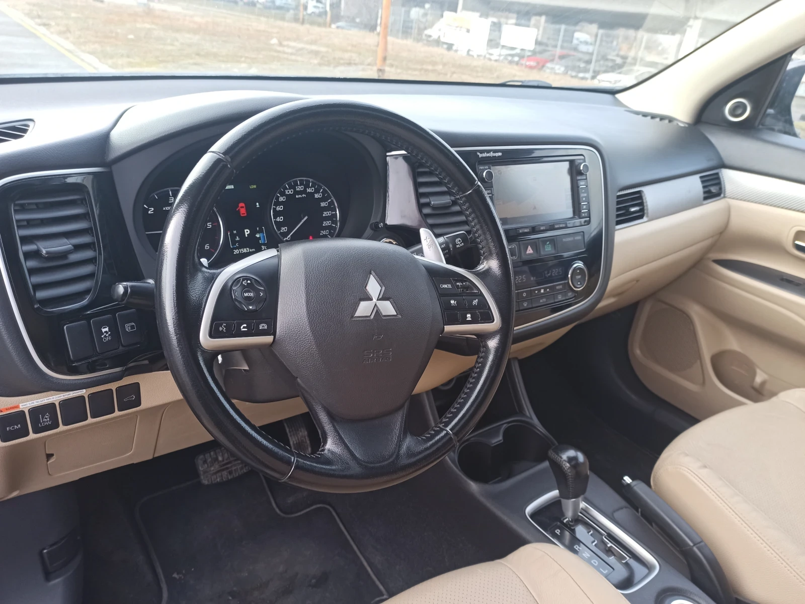 Mitsubishi Outlander 6+ 1, KEYLESS, NAVI, KAMERA  | Mobile.bg � ����������� 15