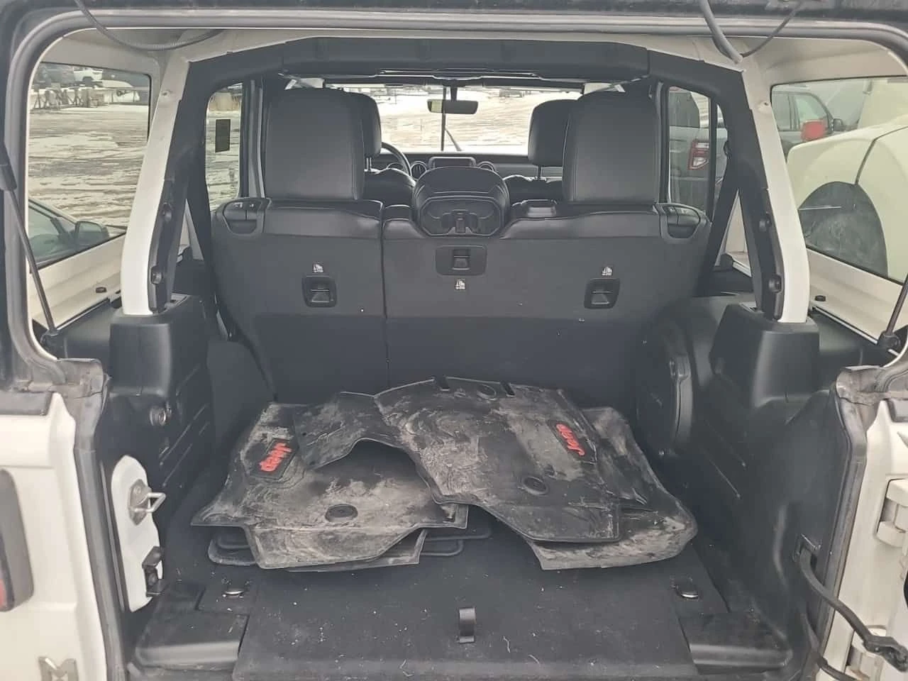 Jeep Wrangler SAHARA/CARFAX/Кожа/Нави/Подгрев/Кейлес, снимка 11 - Автомобили и джипове - 53733595