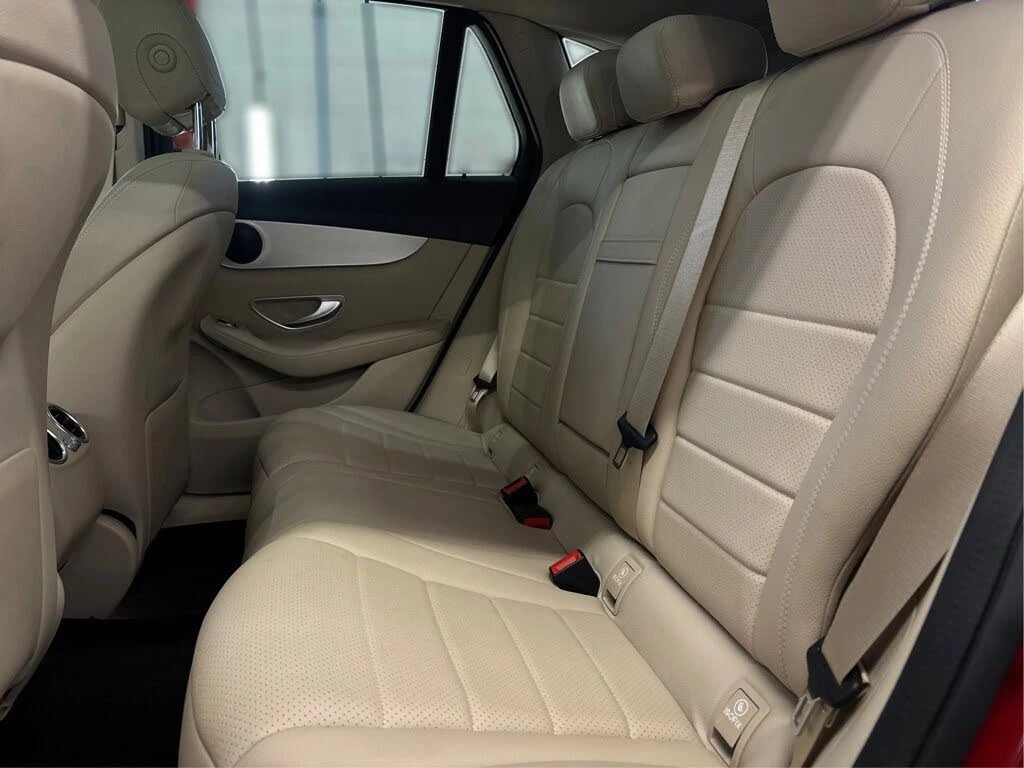 Mercedes-Benz GLC 300 4MATIC* АвтоКредит* (ЦЕНА ДО БГ)* , снимка 8 - Автомобили и джипове - 54005627